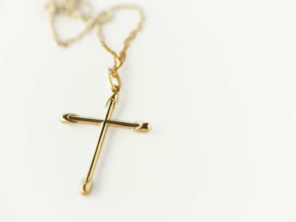 Why Cross Jewelry Is Trending Again in Modern Fashion